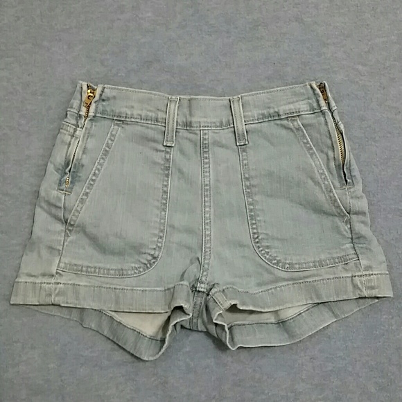 Levi's Pants - Levis Highwaisted Side Zip Shorts